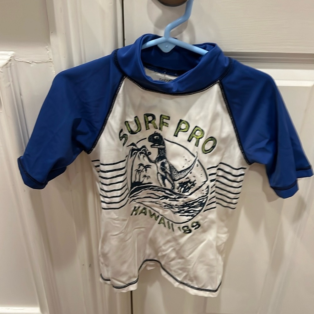 Cap size 4 rash guard with dinosaur theme super cute
